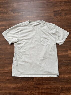 Vineyard Vines Blank Pocket Tee | 100% Cotton